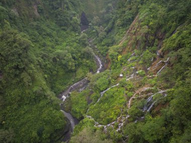 Tumpak Sewu Şelalesinin aşağısındaki Derin Kanyon 'un Hava Görüntüsü, Doğu Java, Endonezya