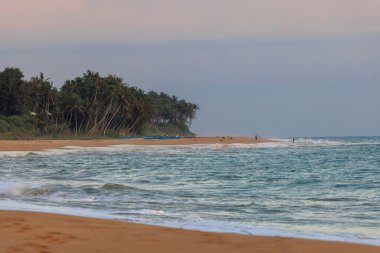 Dusk, Sri Lanka 'daki Kahandamodara Plajı