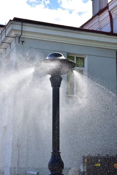 Vodní Opona Jako Památka Městě Během Nebezpečného Vedra Teplo — Stock fotografie