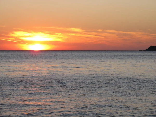 Paisaje Nocturno Orillas Del Mar Puesta Sol Mar Cielo Pintoresco — Foto de Stock