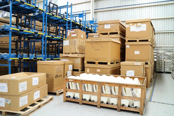 Dostawa bielizny i pole materiał w warehous — Zdjęcie stockowe