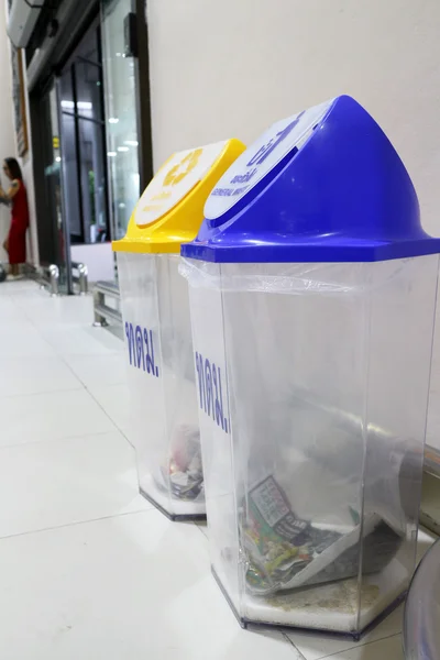 Papelera de reciclaje Aeropuerto de Don muang Bangkok Tailandia —  Fotos de Stock