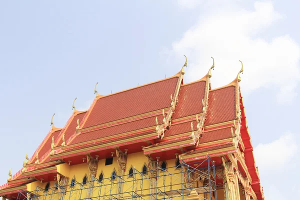 Bina sırasında altın Tay Tapınak — Stok fotoğraf