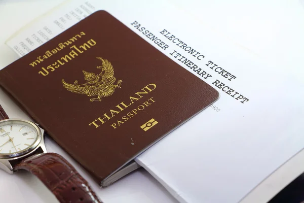 Pasaport ve seyahat iş