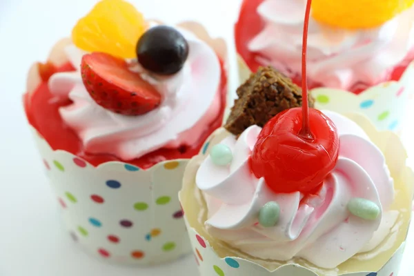 Sweet fruit cupcake — Stock Photo, Image