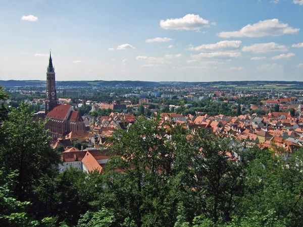 Almanya 'nın tarihi şehir merkezi Landshut' a bakın