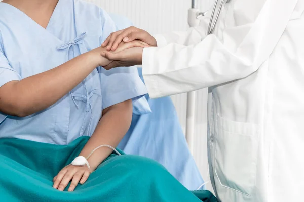 Médico Mãos Paciente Para Encorajar Combater Doença Torcer Para Receber — Fotografia de Stock