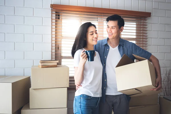 Portrait Images Asian Couple Attractive Wife Holding Coffee Mug Her — Stock Photo, Image