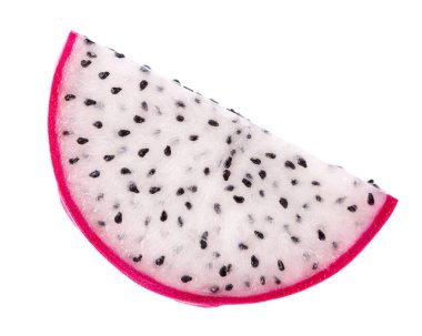 Ejderha meyvesi beyaz arka planda izole. Pitaya ya da Pitahaya meyvesi dilimleri. Üst görünüm.