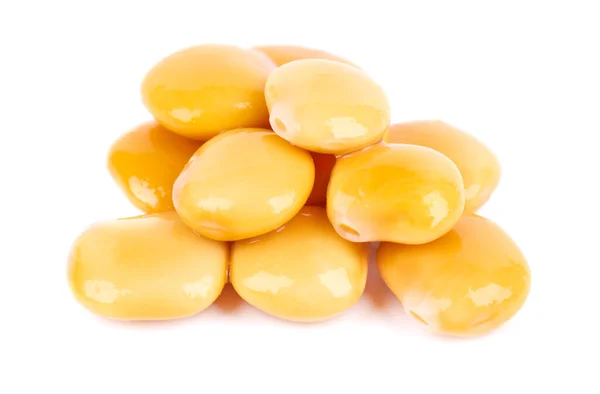 Κιτρινωπά φασόλια λούπινου που απομονώνονται σε λευκό φόντο. Σπέρματα αγριογογγύλης. — Φωτογραφία Αρχείου