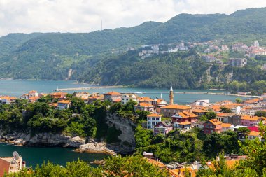 Amasra şehri - Amasra, Bartin - Karadeniz Bölgesi / Türkiye 'de küçük bir deniz tatil beldesi.