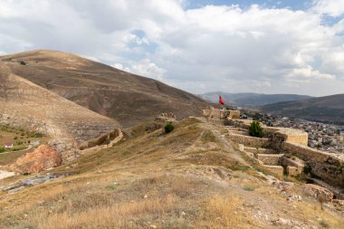 Tarihi Bayburt şatosundan şehir manzarası