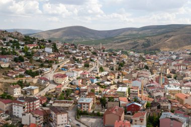 Tarihi Bayburt şatosundan şehir manzarası