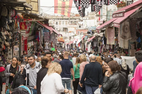 Istanbul Turquia Junho 2020 Eminonu Pessoas Que Fazem Compras Mahmut — Fotografia de Stock