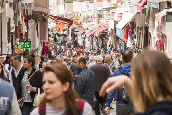 Istanbul Turquia Junho 2020 Eminonu Pessoas Que Fazem Compras Mahmut — Fotografia de Stock