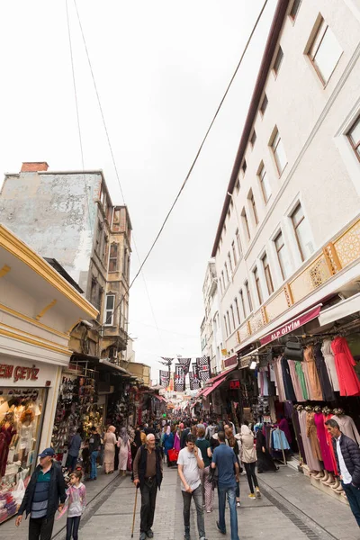 Istanbul Turquia Junho 2020 Eminonu Pessoas Que Fazem Compras Mahmut — Fotografia de Stock