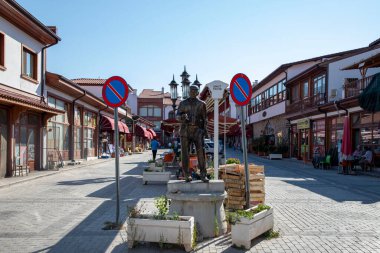 07 / 31 / 2020 - Nallihan, Ankara, Türkiye. Anadolu 'nun orta kesimindeki eski Osmanlı kasabasında Türkçe' de Kocahan adında tarihi bir han..