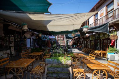 07 / 31 / 2020 - Nallihan, Ankara, Türkiye. Anadolu 'nun orta kesimindeki eski Osmanlı kasabasında Türkçe' de Kocahan adında tarihi bir han..