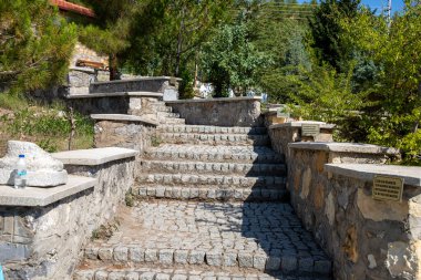 Nallihan, Ankara / Türkiye-26 Temmuz 2020: Taptuk Emre Mezarı 'nın İçerisi.