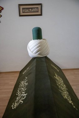 Nallihan, Ankara / Türkiye-26 Temmuz 2020: Taptuk Emre Mezarı 'nın İçerisi.