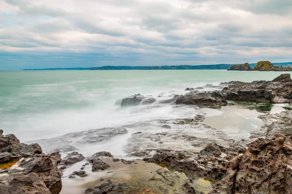 Rocas Del Lado Del Mar Técnica Tiro Larga Exposición — Foto de Stock