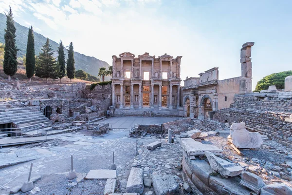 Ruínas Biblioteca Celsius Cidade Antiga Éfeso Turquia Belo Dia Verão — Fotografia de Stock