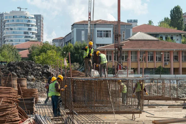Türkiye 'nin Efes kentindeki Celsius Kütüphanesi harabeleri güzel bir yaz gününde