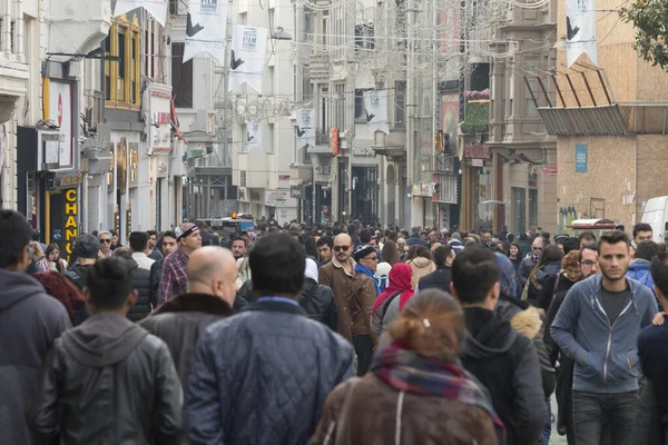 Rua Istiklal Taksim Sempre Uma Rua Lotada Movimentada Vibrante Linha — Fotografia de Stock