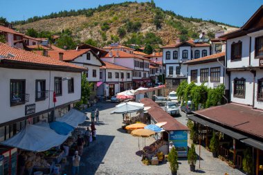 Beypazari, Ankara / Türkiye - 24 Temmuz 2020: Beypazari İlçe Merkezi ve geleneksel evler