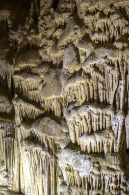 Cebeli köyünde, Torul kasaba, Gümüşhane şehir, Türkiye'de bulunan Karaca Mağarası iç görünümü
