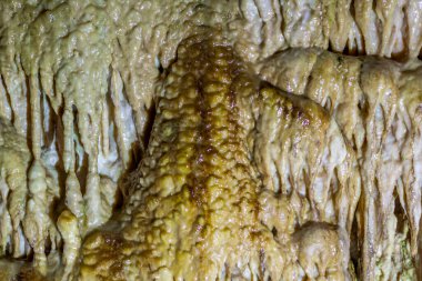 Cebeli köyünde, Torul kasaba, Gümüşhane şehir, Türkiye'de bulunan Karaca Mağarası iç görünümü