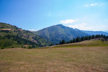 Karadeniz 'in Gumushane bölgesindeki Zigana dağ manzarası