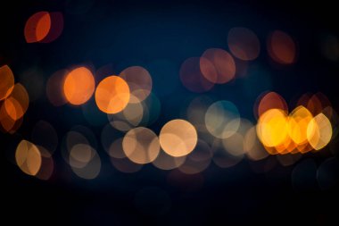 Gece şehir ışıklarında Bokeh etkisi