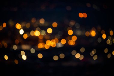 Gece şehir ışıklarında Bokeh etkisi