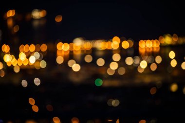 Gece şehir ışıklarında Bokeh etkisi