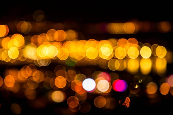 Gece şehir ışıklarında Bokeh etkisi