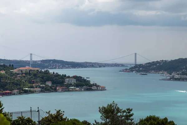 İSTANBUL, TURKEY, 18 Haziran 2021, Otagtepe 'den İstanbul Boğazı. İstanbul, Türkiye