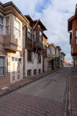 KADIRGA, İSTANBUL, TURKEY - 26 ARALIK 2020: Kadrga Bölgesindeki Tarihi Evler