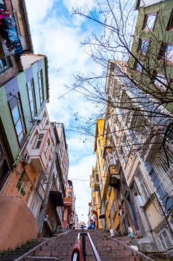 KADIRGA, İSTANBUL, TURKEY - 26 ARALIK 2020: Kadrga Bölgesindeki Tarihi Evler