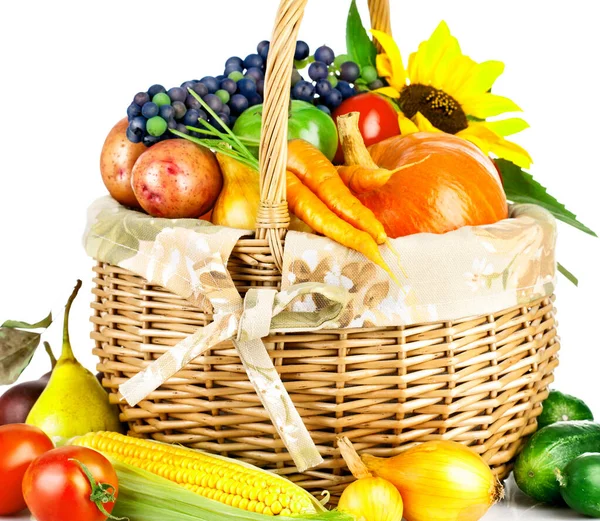 Organic Produce Basket — Stock Photo, Image