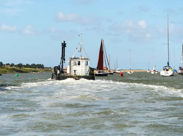 Sea Going Barge Leaving Wake Water — Stock Photo, Image
