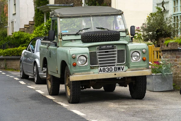 Alter Land Rover Oldtimer — Stockfoto