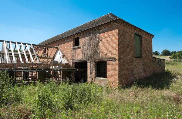 Ancien Bâtiment Ferme Abandonné Prêt Pour Les Travaux Conversion — Photo