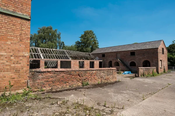 Oud Verlaten Bedrijfsgebouw Klaar Voor Verbouwing — Stockfoto