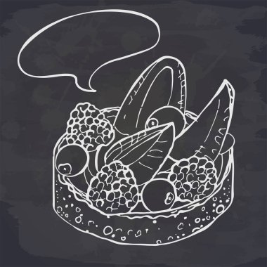 Karatahtanın üzerinde böğürtlen ve kremalı pasta ve metin için yer var. Vektör gıda görüntüsü. Tatlı ve güzel bir tatlı. Elementler kümesi.