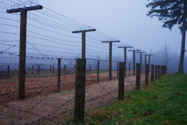 İkinci Dünya Savaşı içinde Barb tel sınırında