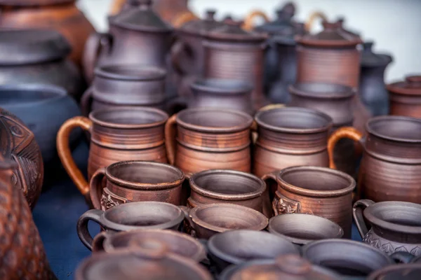 Potes tradicionais de cerâmica artesanal popular — Fotografia de Stock