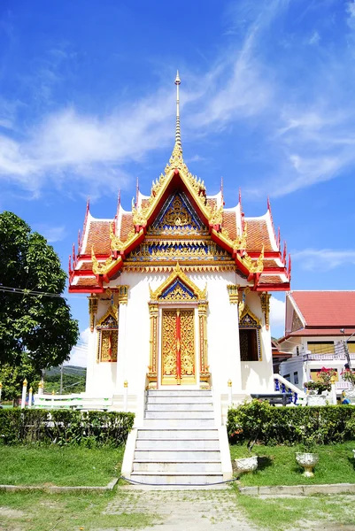 Templo budista contra el cielo azul Fotos De Stock