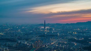 Güney Kore 'nin Seul şehrindeki Finansal Bölgeye bakan hava ve Seul şehir manzarası..