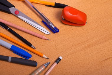 desck tarihinde okul malzemeleri
